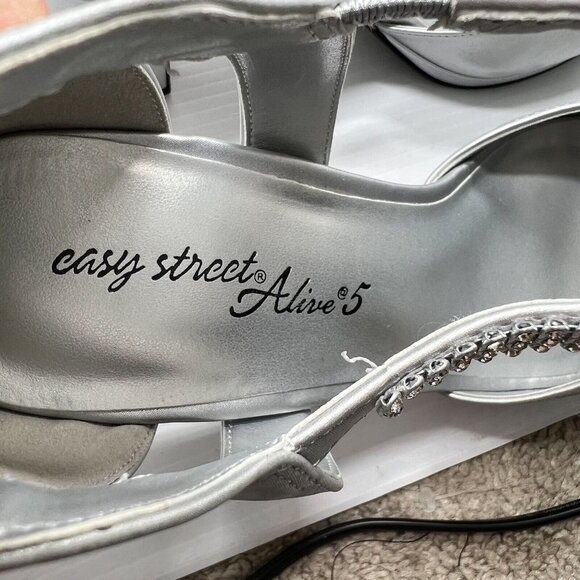 Easy Street Flash Silver Satin Open Toe Heeled Dress Sandals Size 9.5 WW NWB - Picture 10 of 14